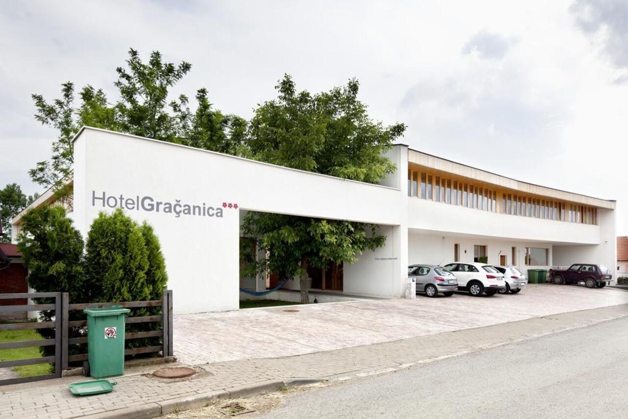 Hotel Gracanica Eksteriør bilde